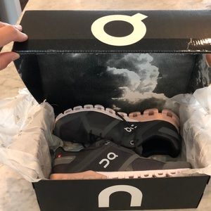 ON Cloudflow running shoes size 9